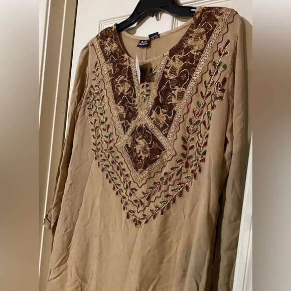 SR Fasion Women’s Embroidered Front Tan Tunic Top Long Sleeves One Size Plus - Picture 4 of 9